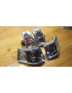 Intermitentes delantero y trasero con cristal transparente.Vespa