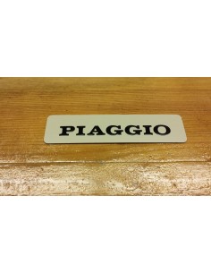 Anagrama letrero PIAGGIO adhesivo placa metalica.