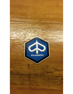 Anagrama hexagono PIAGGIO 42mm aluminio adhesivo