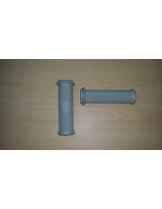 Puños de goma GRIS Diam.24mm con logo PAREJA. Para Vespa